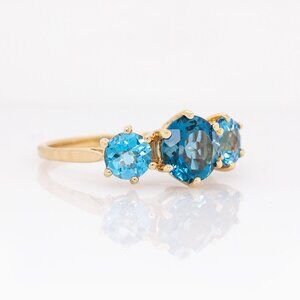 Estate 2cts London Blue Topaz Ring in Solid 14K Gold with Swiss Blue Topaz